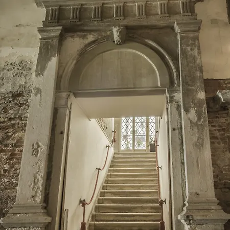 Grand Canal Palace With Lift Apartamento