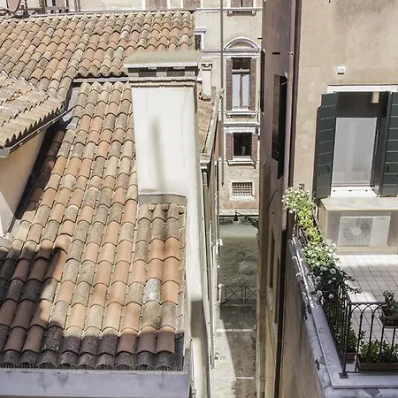 Grand Canal Palace With Lift Appartamento *