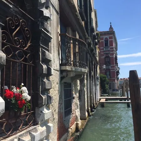 Grand Canal Palace With Lift Apartment *