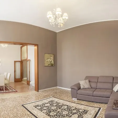 Grand Canal Palace With Lift Διαμέρισμα *