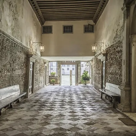 Grand Canal Palace With Lift Διαμέρισμα